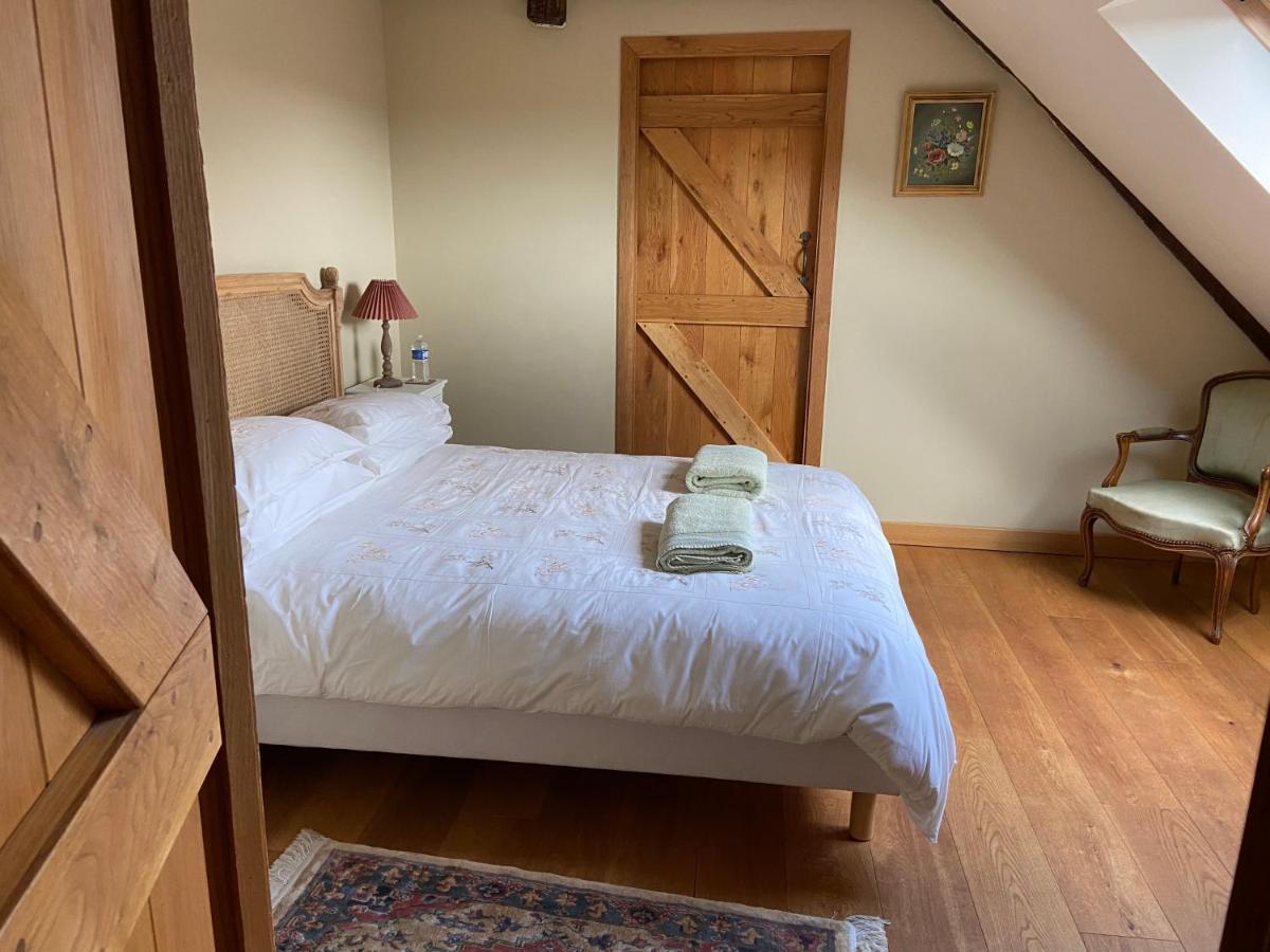 Longere Ville Voisin - Chambre D'Hote Augan Eksteriør billede