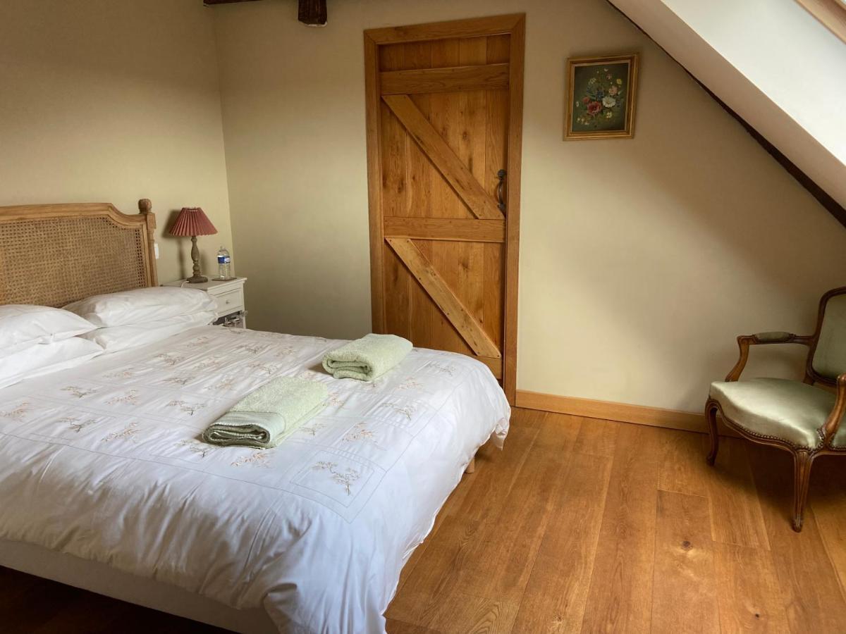 Longere Ville Voisin - Chambre D'Hote Augan Eksteriør billede